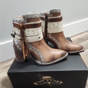 Freebird Julius short boot, color natural multi size 8, new never worn.